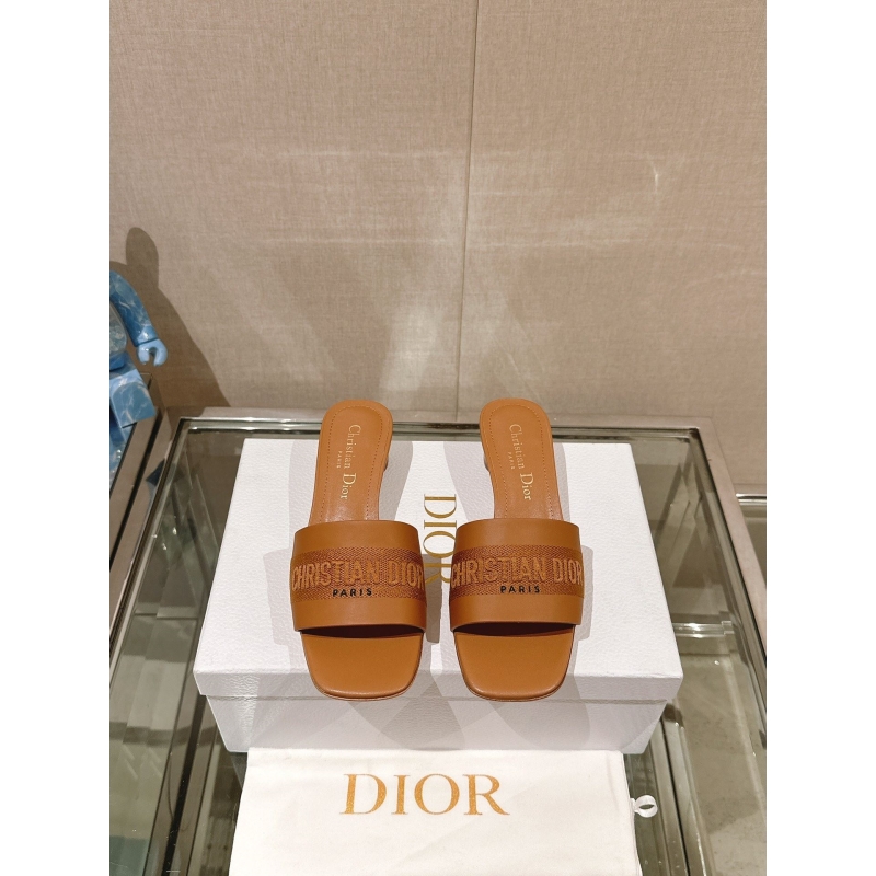 ch**an D*or slippers